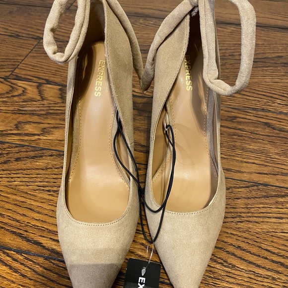 Express Nude Heels W/Lace up back - Picture 2 of 4